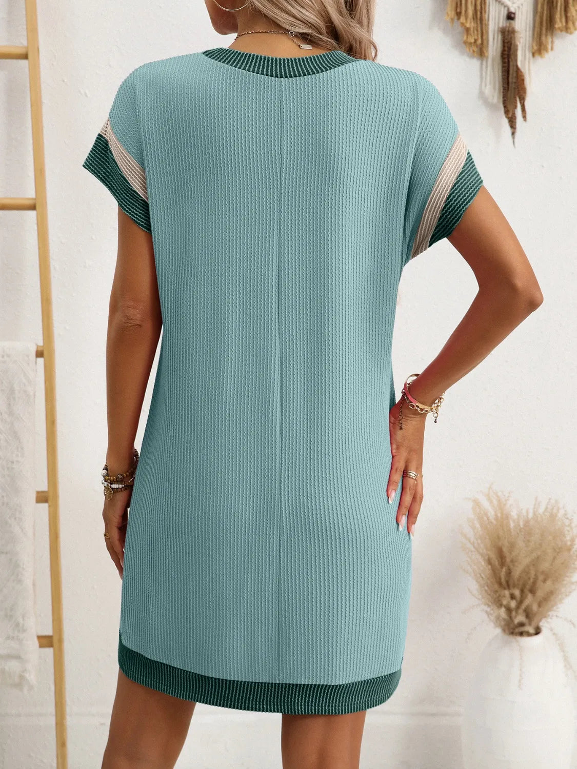 Round Neck Short Sleeve Mini Dress