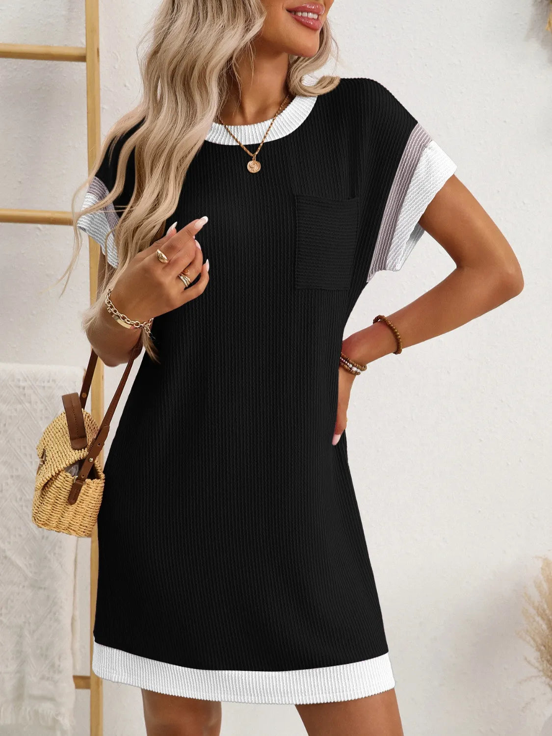 Round Neck Short Sleeve Mini Dress