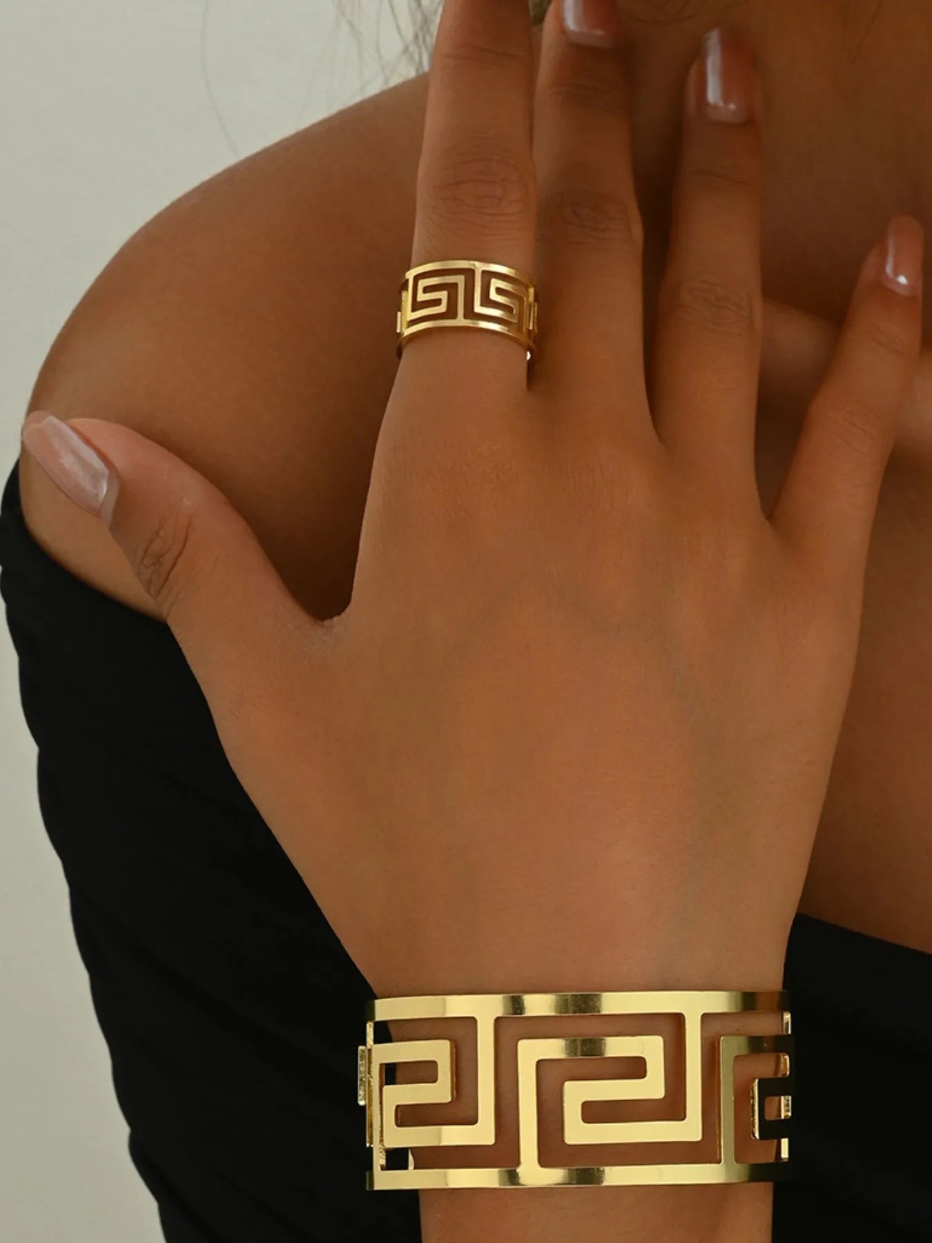 18K Gold-Plated Stainless Steel Geometric Bracelet and Ring Jewelry Set Gold One Size