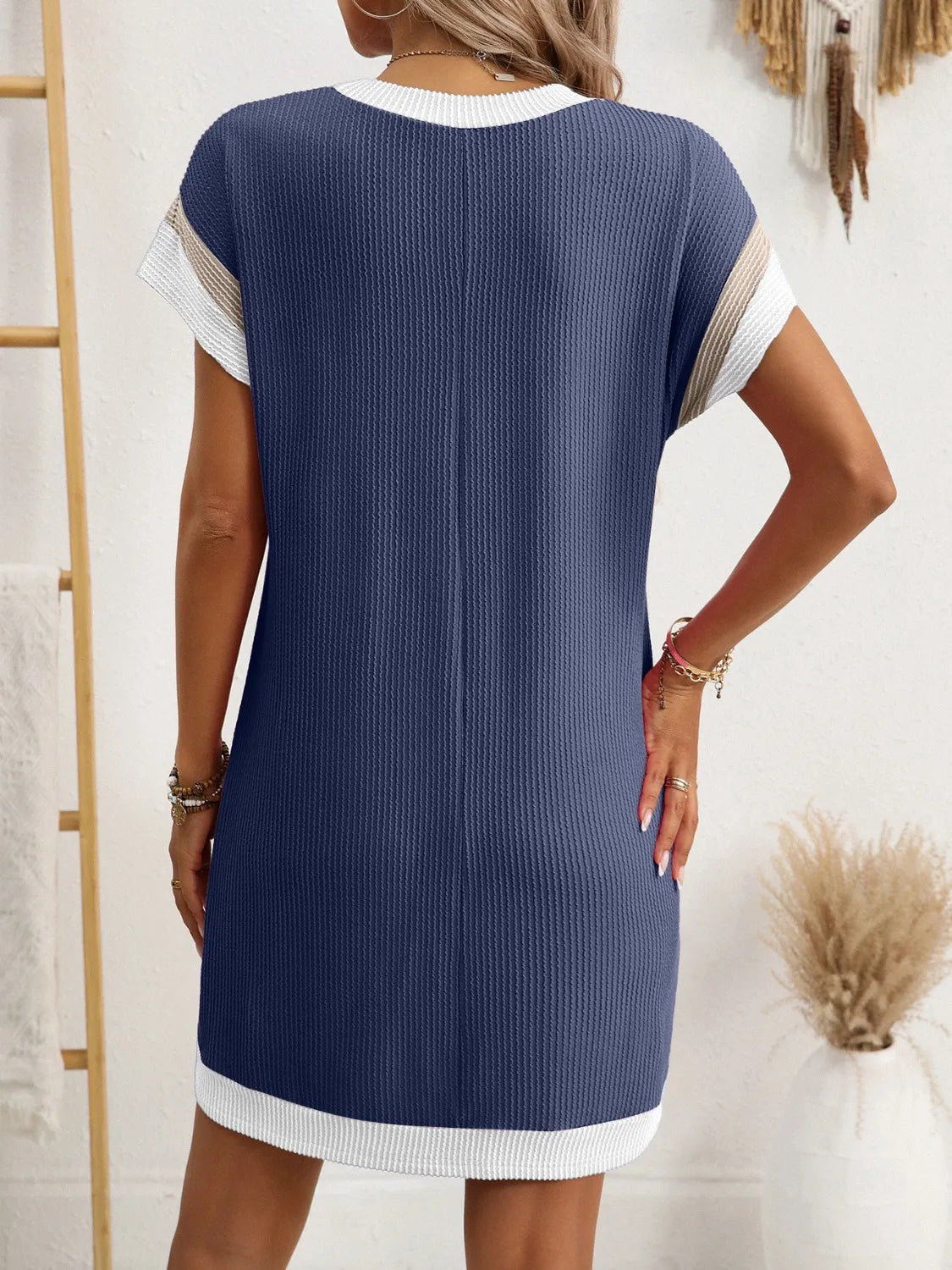 Round Neck Short Sleeve Mini Dress